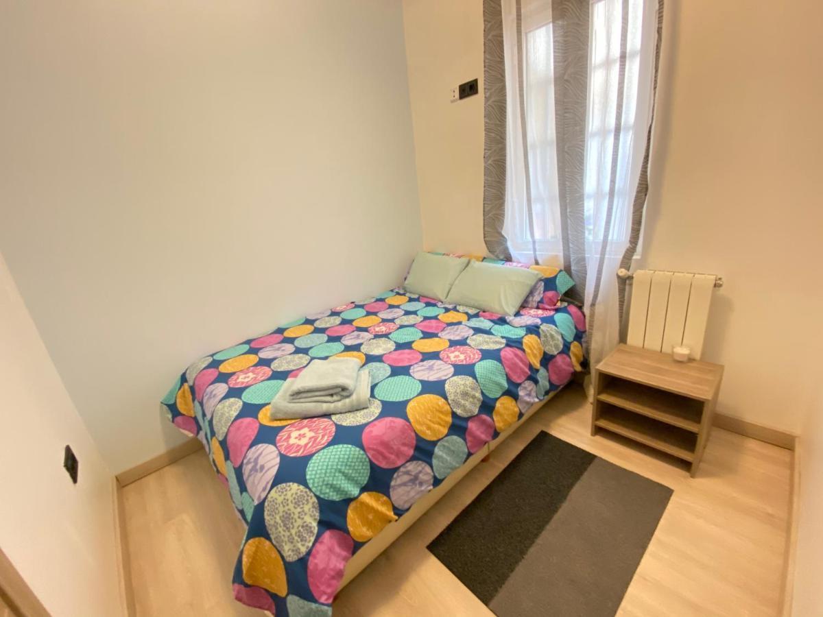 Homestay Herminiopuertas Madrid Exteriör bild